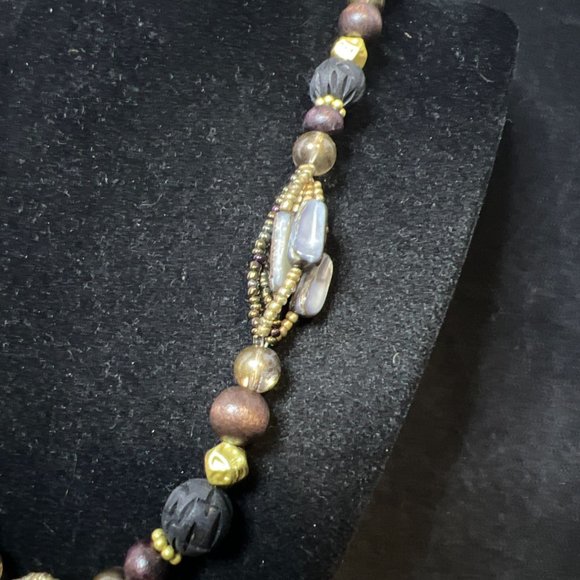 Cold Water Creek Gold Tone Abalone Shell Pendant Necklace (4119) - Picture 4 of 6